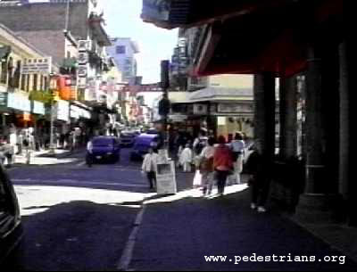 Photo - Chinatown, San Francisco California (11663 bytes)